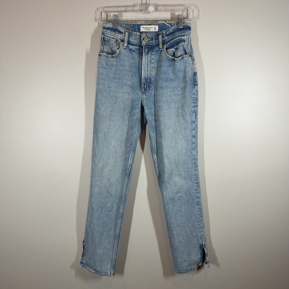 A&F The '90s Straight Ultra High Rise Jeans Women's 24/00 Regular Light Wash